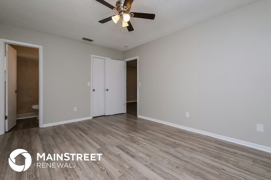 Building Photo - 13903 Briardale Ln