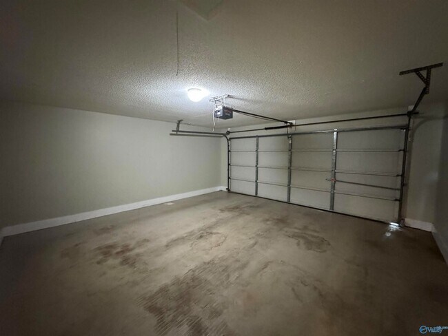 Building Photo - 115 Sleepy Hollow Ln