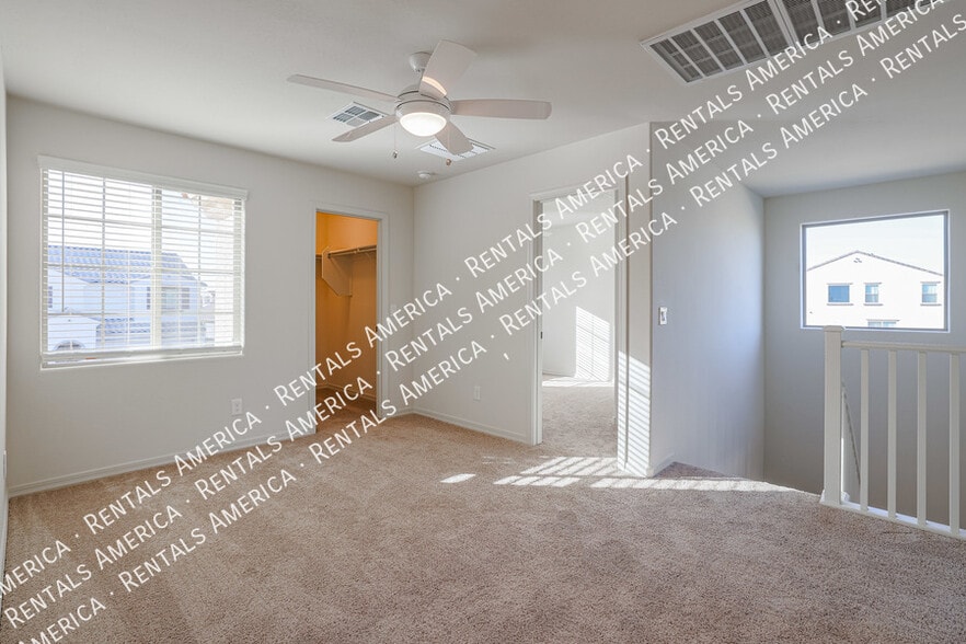 Building Photo - 5625 N 87th Dr