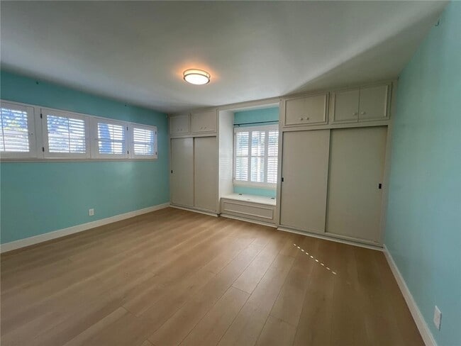 Building Photo - 1850 Wilson Ave