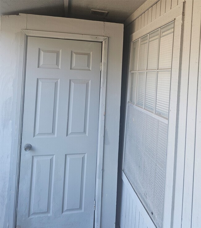 Building Photo - 10689 Braes Bend Dr