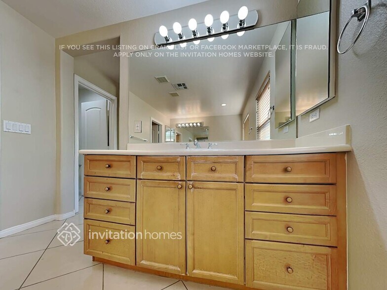Building Photo - 6426 Gilded Flicker St