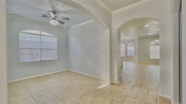 Building Photo - 5123 Shadow Breeze Ln