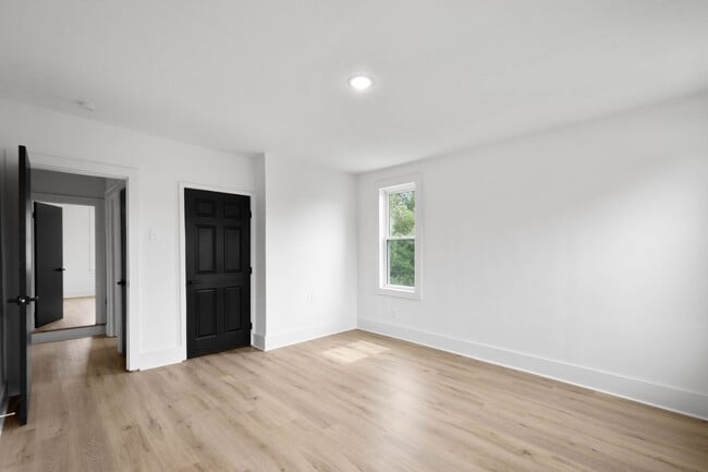 Building Photo - 1117 McNeilly Ave