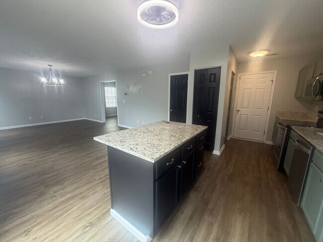 Building Photo - 1755 Polaris Dr