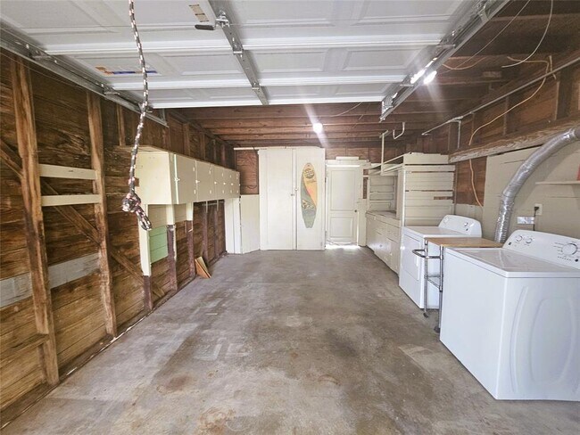 Building Photo - 118 Pompano Ave