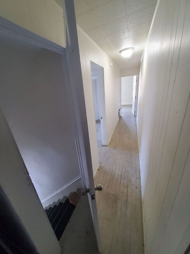 Building Photo - 277 E Spring St