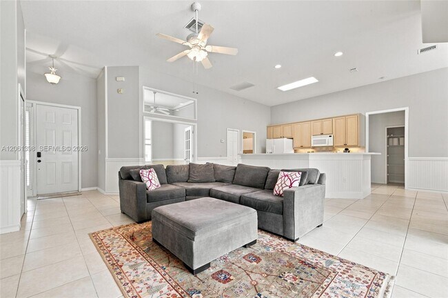 Building Photo - 4025 Chablis St SW