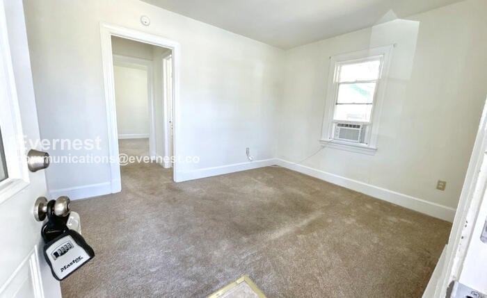 Building Photo - 5 Bancroft Ave