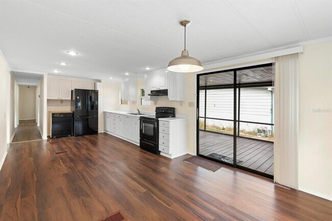 Building Photo - 831 Wolf Trail
