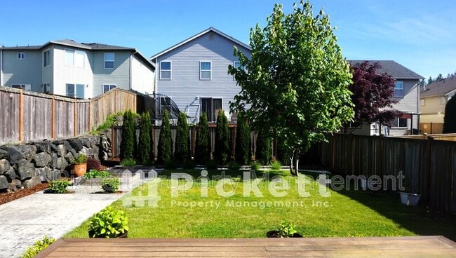 Building Photo - 535 NW Stendahl Ct
