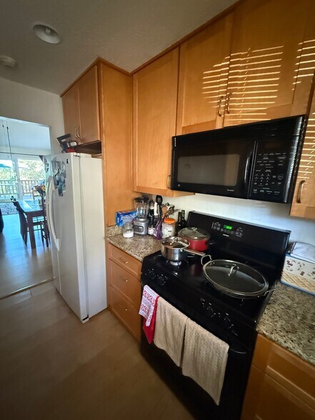 Building Photo - 504 Dogwood Dr