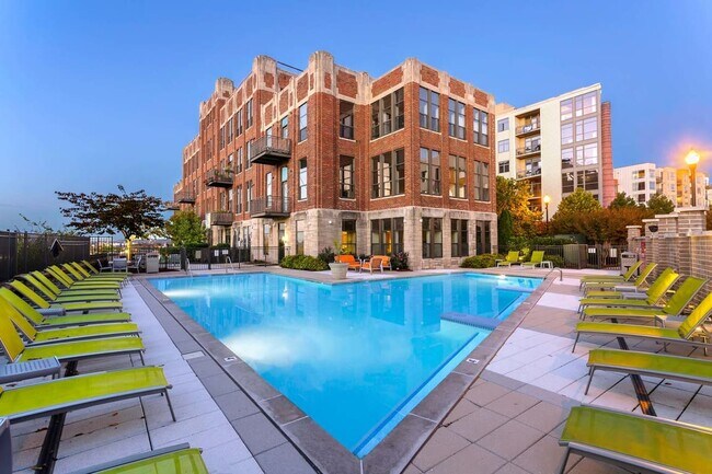 Building Photo - 33 Peabody St