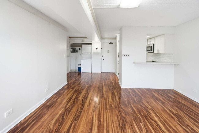 Building Photo - Marco Polo | Renovated 1 Bedroom, 1 Bath, 1 Parking | $2,500/Month