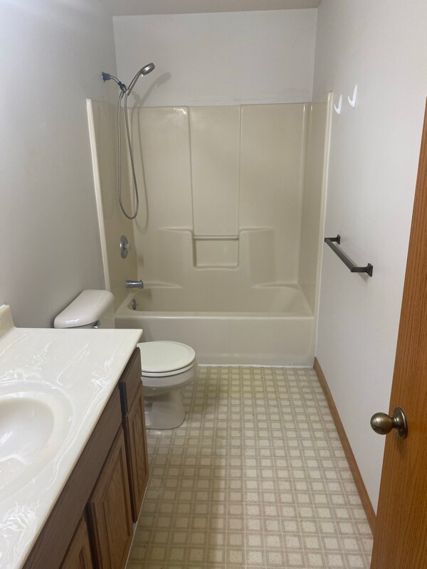 Building Photo - 604 Apple Hill Way