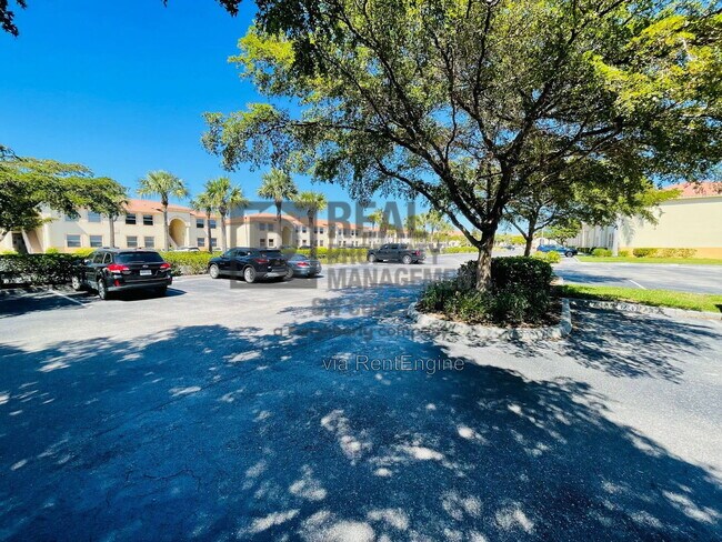 Building Photo - 15449 Bellamar Cir