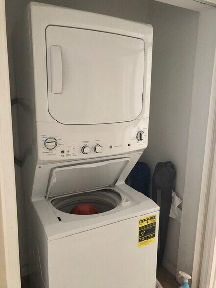 Building Photo - 8423 Bernwood Cove Loop