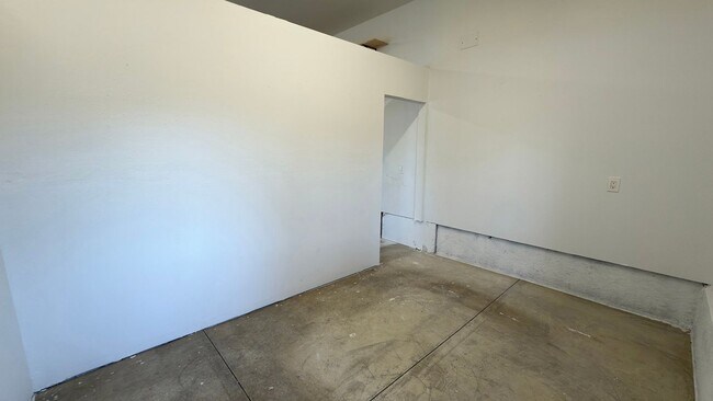 Building Photo - 33254 Columbia Beach Ln