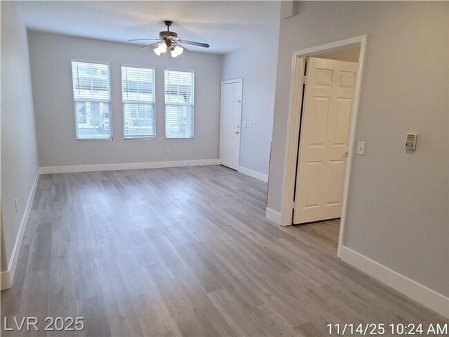 Building Photo - SOUTHWEST GATED 2-BED, 2-BATH FIRST-FLOOR ...