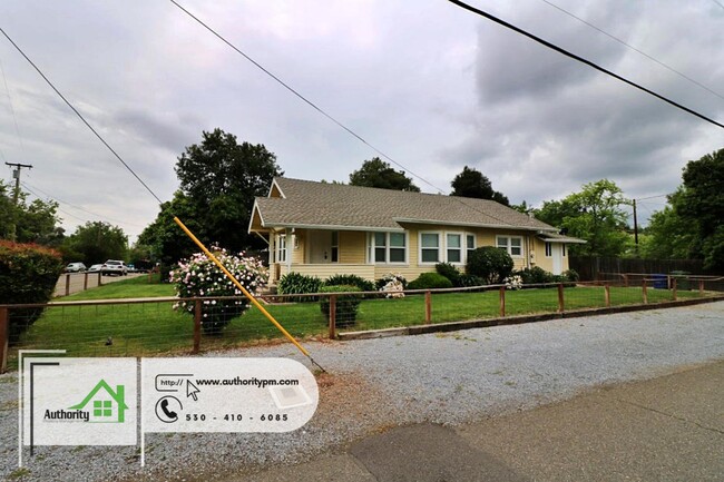 Building Photo - 1504 Magnolia Ave