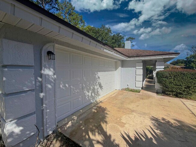 Building Photo - 38 Berkshire Ln