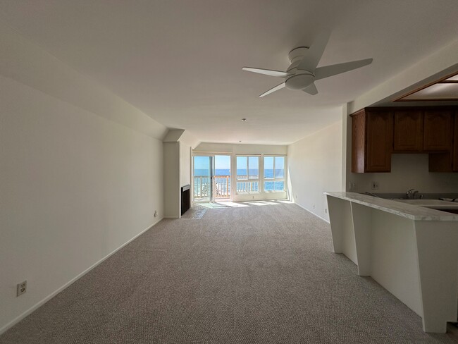 Building Photo - 625 Esplanade