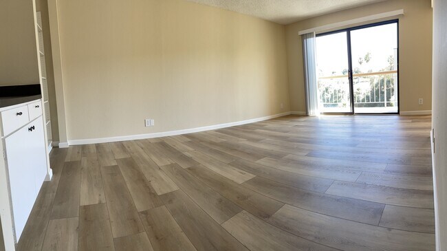 Building Photo - 430 N Civic Dr