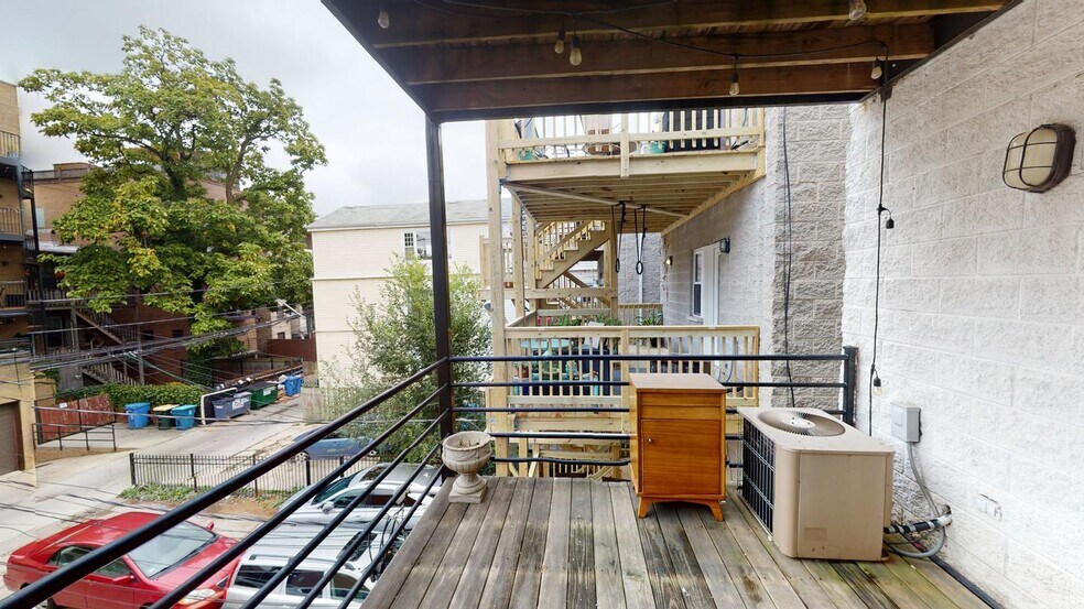 Building Photo - 1458 W Cortez St