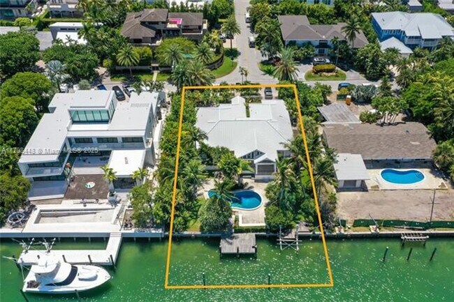 Building Photo - 621 N Mashta Dr