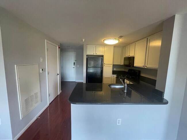 Building Photo - 355 I St SW