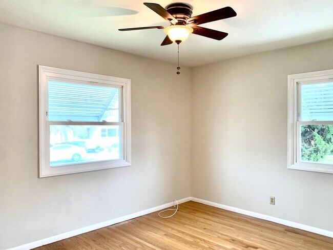 Building Photo - La Mesa - 3 Bedroom/2 bath House PLUS Detached Bonus Room, Garage and W/D