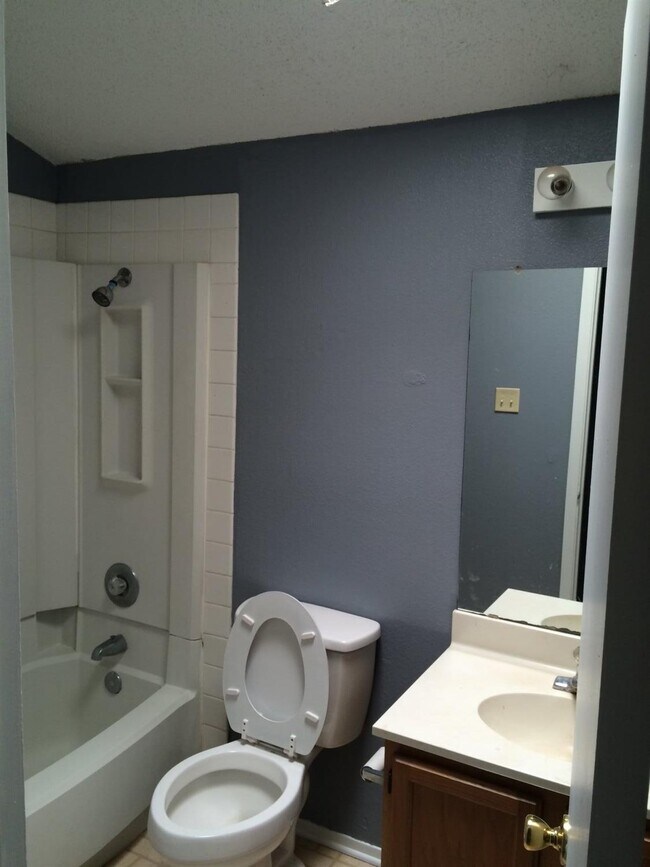 Building Photo - 120 N Troy Ave