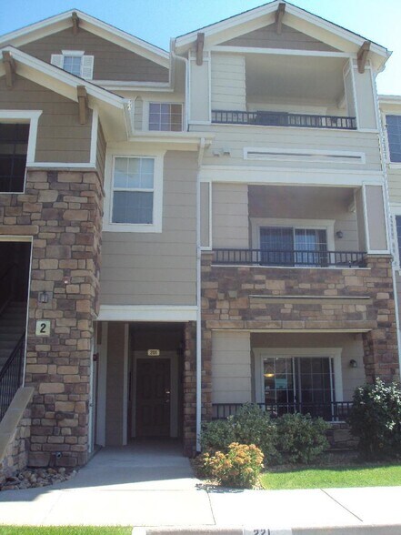 Primary Photo - 5255 Memphis St