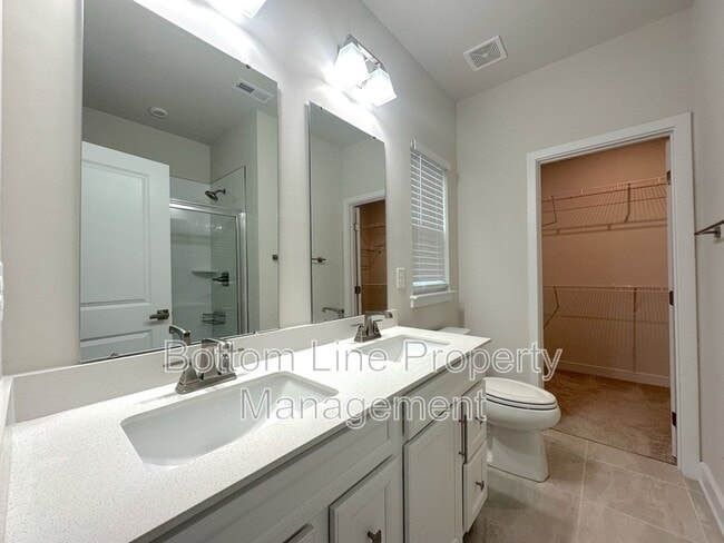 Building Photo - 460 Spearfield Ln