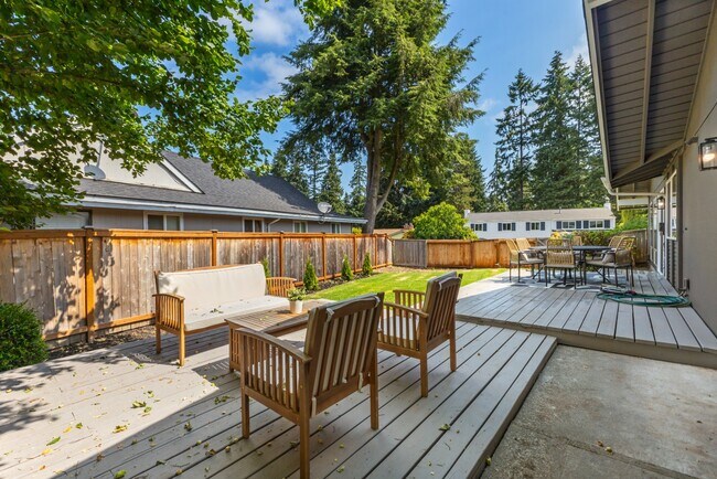 Building Photo - Fully Remodeled 4BR Rambler in Private Fed...