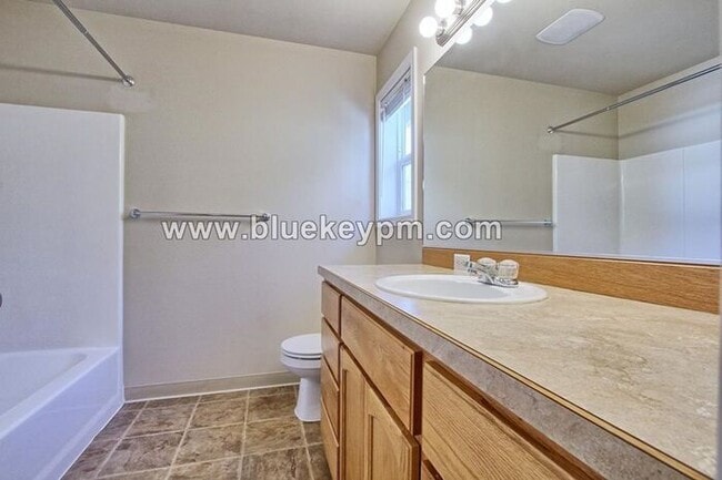 Building Photo - 4 Bed, 2.5 Bath Home Off SE Eaton Blvd and Weaver Creek in Battle Ground