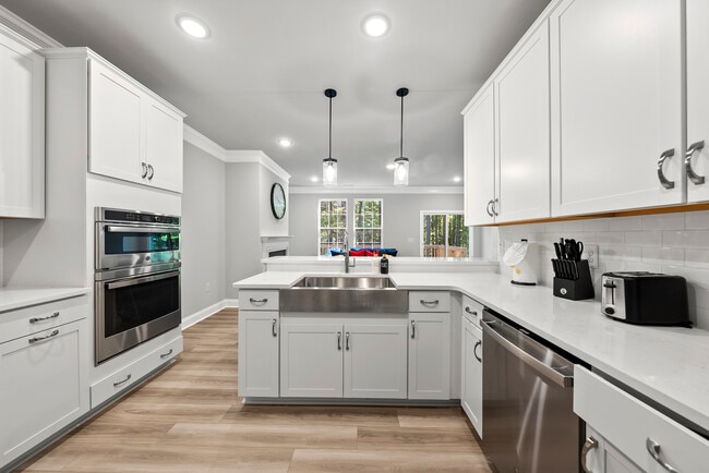 Building Photo - 7218 Sunrise Rd