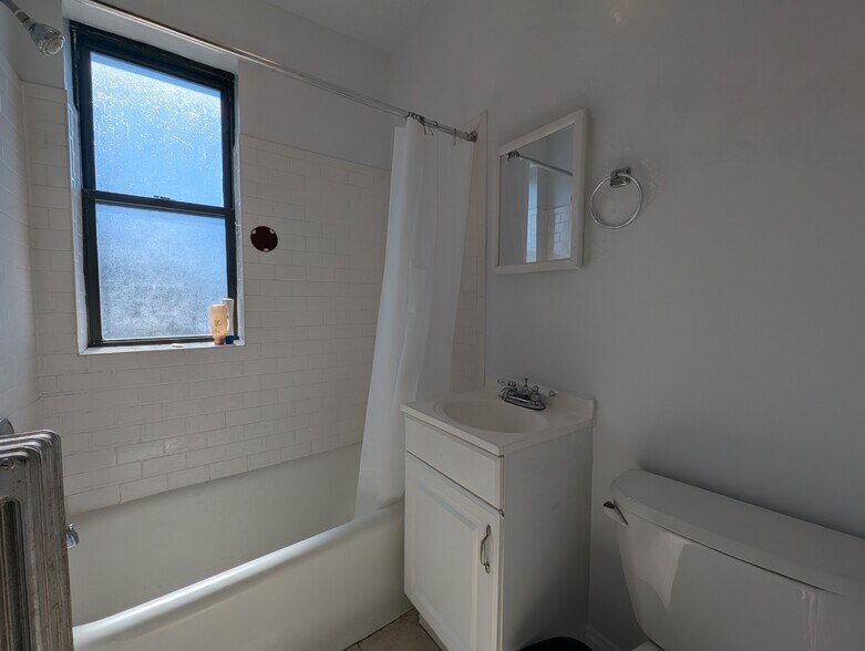 Building Photo - 1746 N Humboldt Blvd