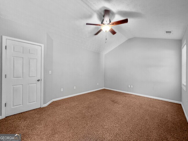 Building Photo - 2058 Greenhill Pass