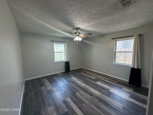 Building Photo - 112 Woodlawn Dr