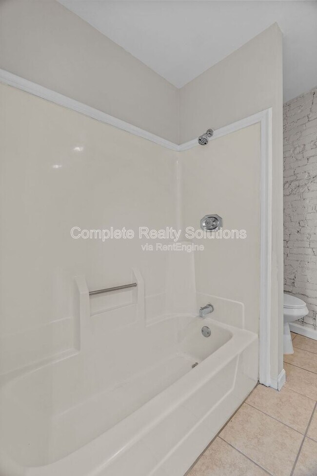 Building Photo - 2221-2223  Rutger Street