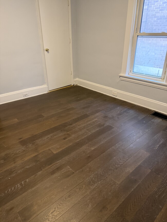 Building Photo - 3426 Woodburn Ave