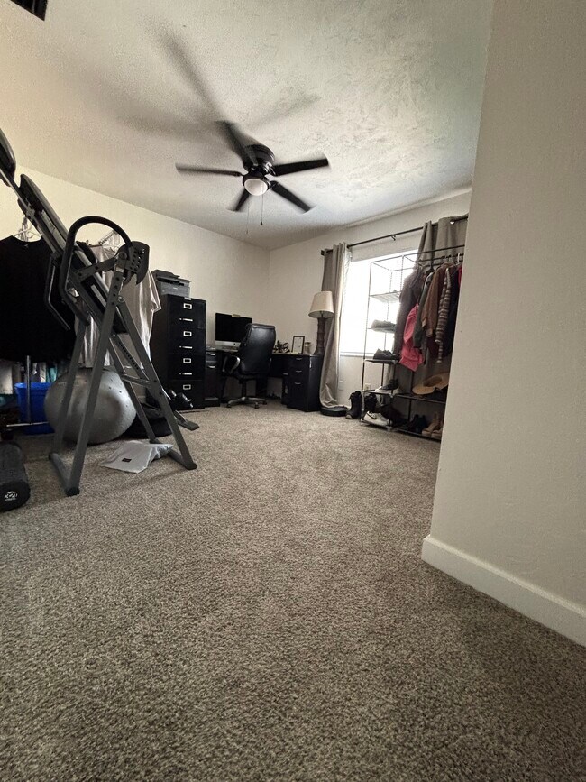 Building Photo - 2063 Oak Meadow Cir