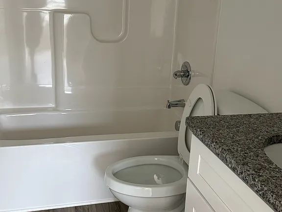 Building Photo - "MOVE IN SPECIAL! FIRST FULL MONTH RENT FREE!  705 West Parker Road Unit B