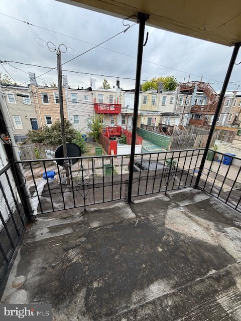 Building Photo - 136 N Decker Ave