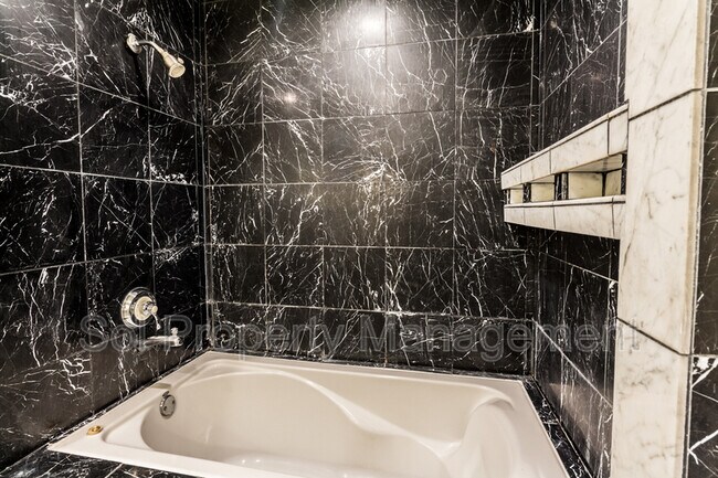 Building Photo - 153 Pine Ave