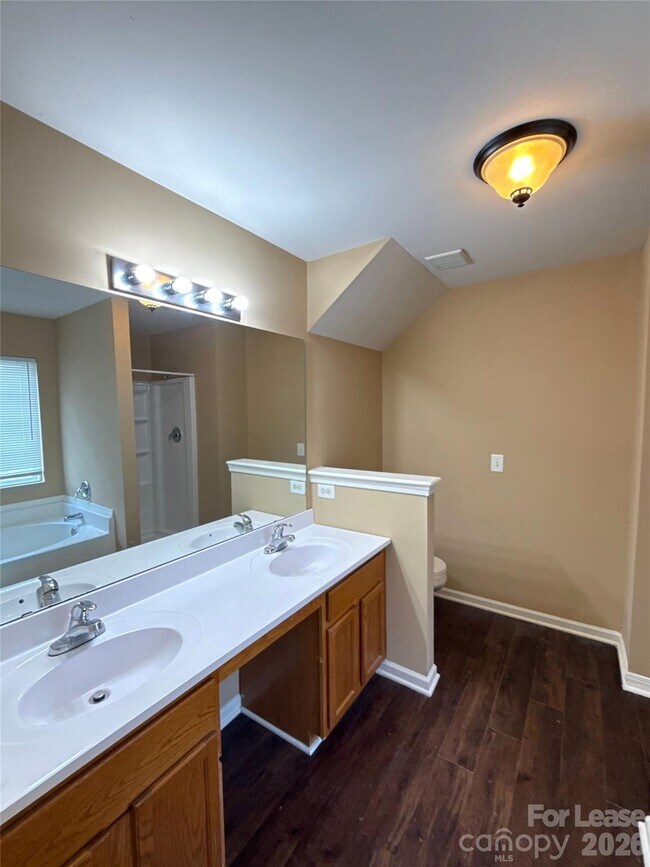 Building Photo - 7206 Oakwinds Ct