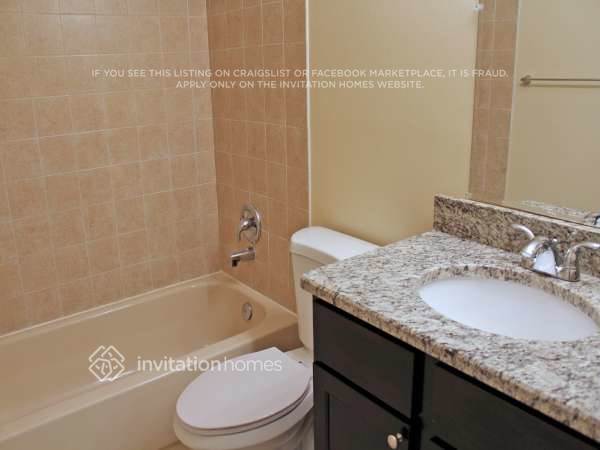 Building Photo - 8685 Brackenwood Dr