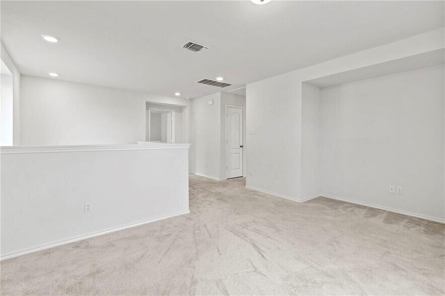 Building Photo - 201 Danablu Dr