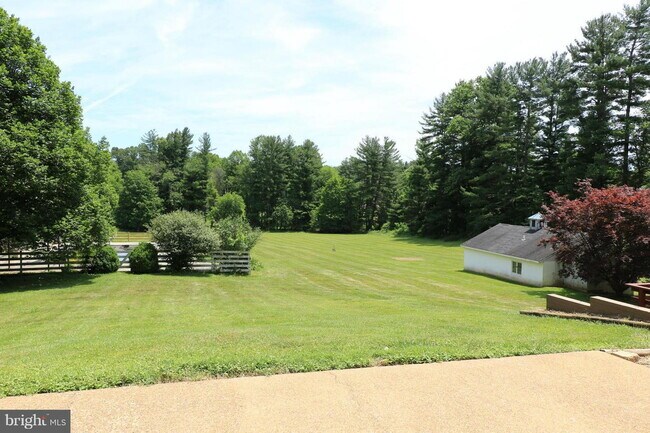 Building Photo - Secluded Country Retreat with Picturesque ...
